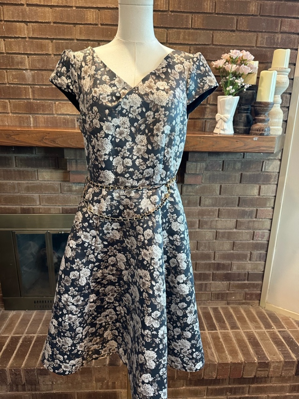 Gal Meets Glam Dark Romantic Floral Satin A-Line Dress Size 8 Excellent Cond